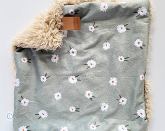 Sage Daisy Floral Lovey, Minky Lovey, Faux Fur Lovey, Floral Lovey, Girl Lovey, Green Lovey, Floral Lovey, Almond Lovey, Daisy Lovey, Tan