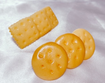 Set of 2 Cracker Hair Clips - Cute Mini Biscuits Hair Clip - Small Kawaii Food Barrette Crackers Novelty Fun Funky Hair Accessories / Gifts