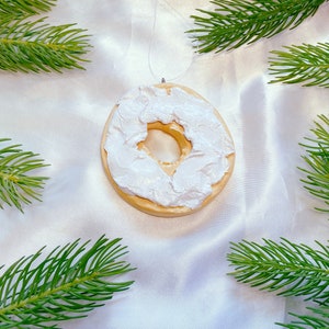 Bagel & Cream Cheese Ornament - Small Funky Bagel Hanging Accessory Rearview Mirror Hanging Car Decor Cute Eclectic Fun Christmas Tree Gift