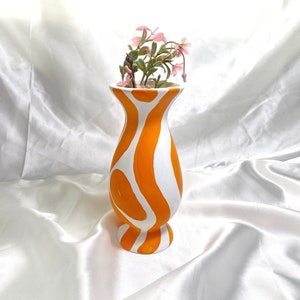 Funky Swirl Bud Vase / Planter, Ceramic Small Vase, Aesthetic Room Decor, Maximalist Home Decor, Eclectic Flower Vase, Cute Room Decor