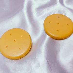Cracker Fridge Magnet - Small Funky Biscuit Snack Refrigerator Magnet - Kitchen / Office / Locker Food Decoration Cute Eclectic Decor Gift
