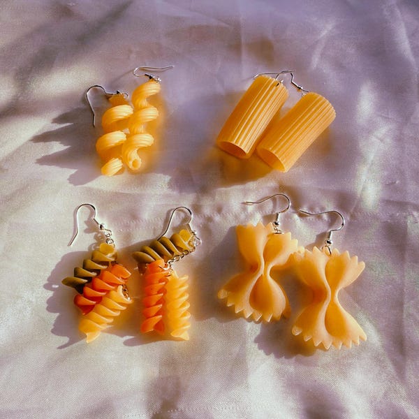 Pastaoorbellen - Schattige droge noedels Italiaans eten Sieraden - Vlinderdas, cavatappi - eigenzinnige foodie Carb Lover Trendy Fun Funky accessoires / cadeaus
