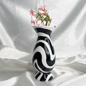 Funky Abstract Bud Vase / Planter, Ceramic Vase, Small Vase, Aesthetic Dopamine Decor, Maximalist Home Decor, Eclectic Flower Vase, Pop Art