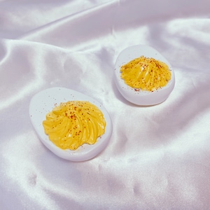 Deviled Egg koelkastmagneet - kleine funky ei koelkastmagneet - keuken / kantoor / locker eten decoratie schattig eclectisch leuk ei decor cadeau