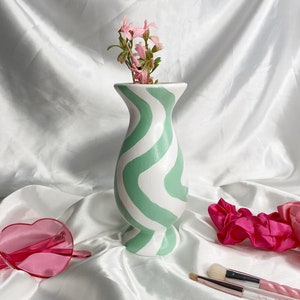 Green Pastel Bud Vase / Planter, Small Vase, Cute Ceramic Vase, Aesthetic Room Decor, Pastel Home Decor, Danish Pastel Flower Vase, Ceramics