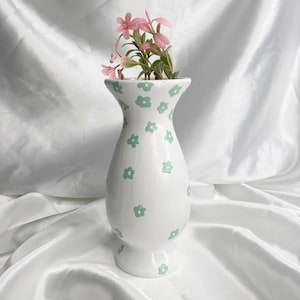 Vase/jardinette floral vert, petit vase, joli vase à fleurs en céramique, décoration de chambre esthétique, décoration dopamine éclectique géniale pour la maison