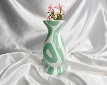 Funky Green Bud Vase / Planter, Small Vase, Cute Ceramic Flower Vase, Aesthetic Decor, Eclectic Room Decor, Colorful Dopamine Home Decor