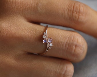 Diamond Moonstone Cluster Ring / Gradual Natural Brilliant Cut Diamonds Cluster Ring / Natural Moonstone Ring / Wedding Engagement Ring