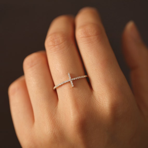 Buy Silver Minimal Studded Zircon Ring Online | March Jewellery - March  Jewellery by FableStreet