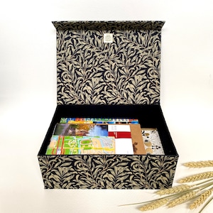 Handgemachte Erinnerungsbox von Black Willow • William Morris Stoff • Magnetverschluss • Mehrzweckbox • Stoff-Aufbewahrungsbox • Andenken • A5 Größe
