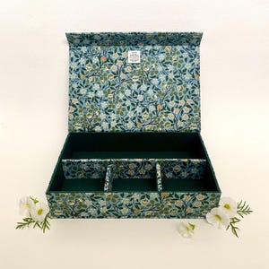 Handgemaakte doos Clover Garden • William Morris V&A-museumprint • Met stof overtrokken • Multifunctionele doos • Magnetische sluiting • Aandenkendoos • Decor