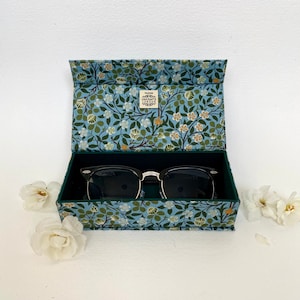 Clover Garden Handmade Glasses Case • William Morris fabric • Magnetic Closure • Multipurpose Box • Fabric Covered • Morris inspired gift