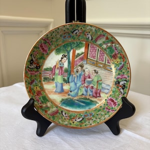 Famille Rose Painted Dish