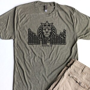 King of Kings Mens Christian Shirt Dad Birthday Gifts for Men Lion of Judah Christian T Shirt Revelation 19:16 Bible Verse Shirt Jesus Shirt
