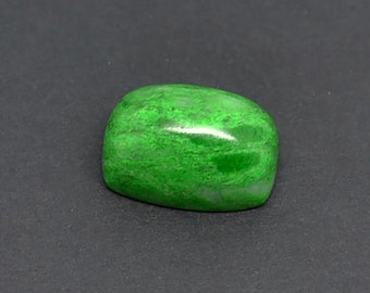 V4771 Maw Sit Sit Jade Beautiful Green and Black Rare Gemstone