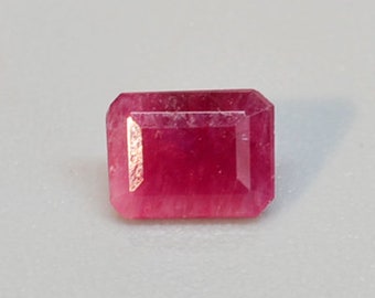 Red Beryl Bixbiteレッドベリルビックスバイト 0.018 Ct Octagon Cut