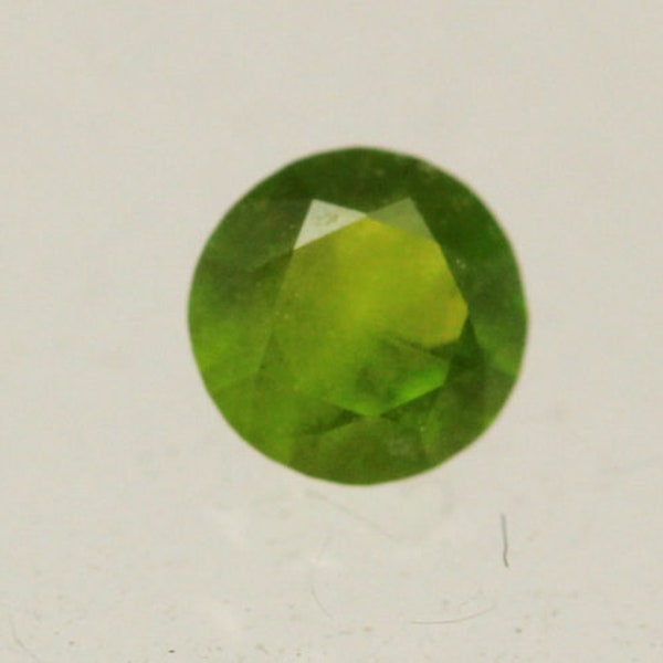 Andalusite 0.072cts Green Gemstone Round Cut 2.65mm Hardness 7 - 7.5 Brazil Y10630 Faceted Gem Stone