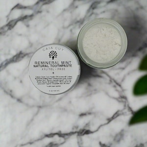 Fresh Breath, Healthy Teeth: Xylitol-Free Natural Toothpaste -