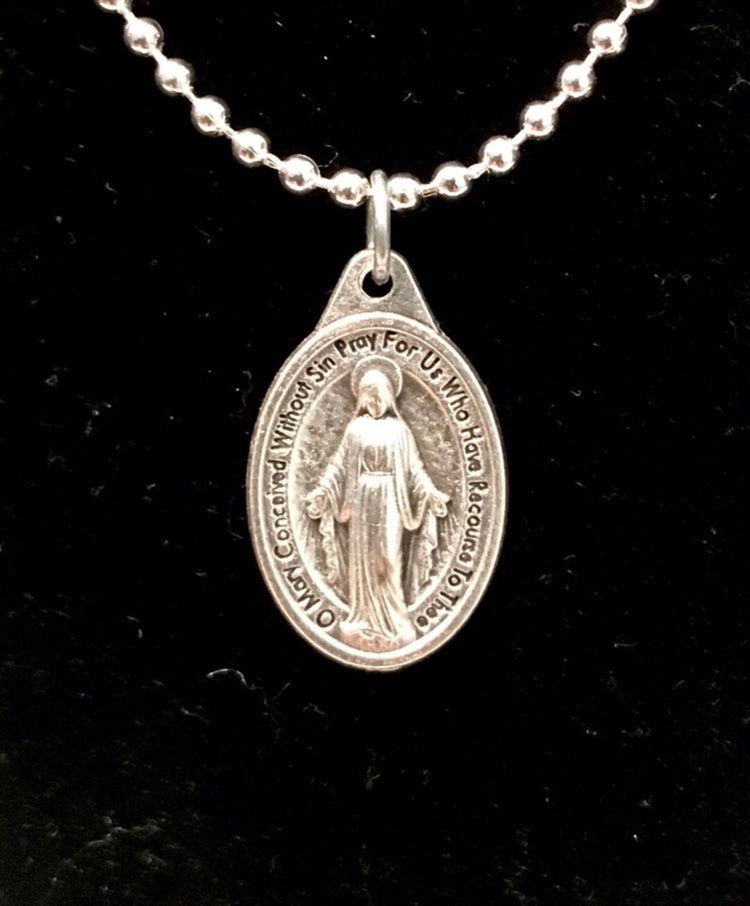 Miraculous Medal Necklace - Silver Chain With Virgin Mary Pendant - Etsy