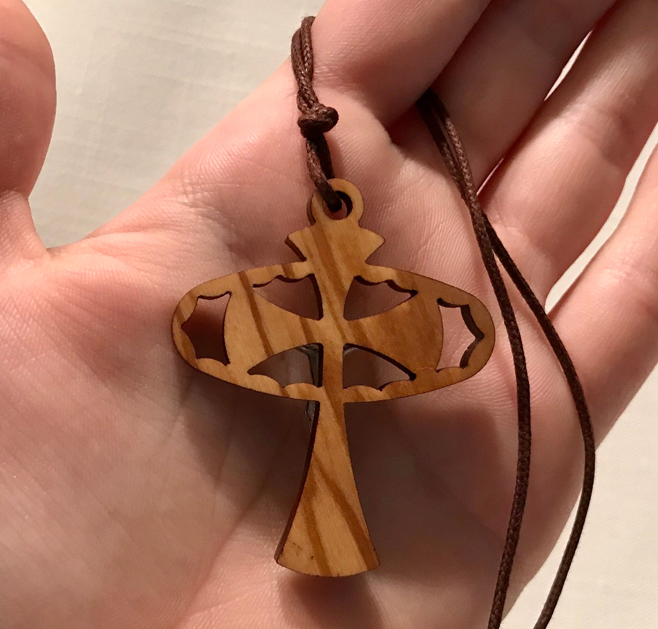 Collana con ciondolo cattolico in legno d'ulivo con crocifisso di San Benedetto, 3 pollici - Italia
