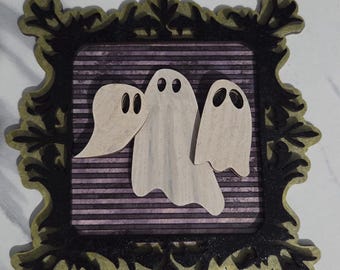 Baroque framed gothic ghost friends halloween wall decoration