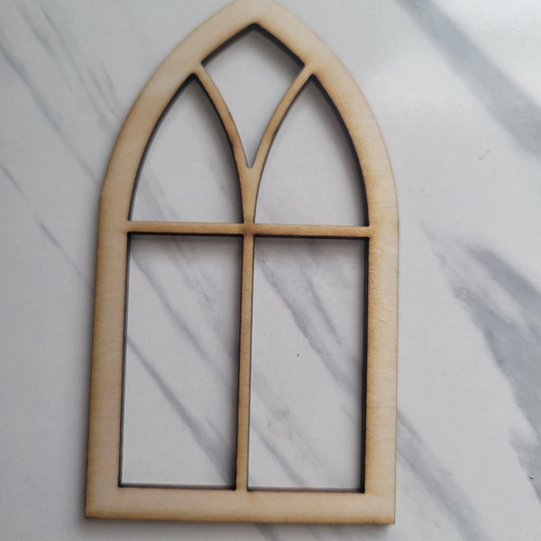 Apx 4x3 Miniature cathedral window