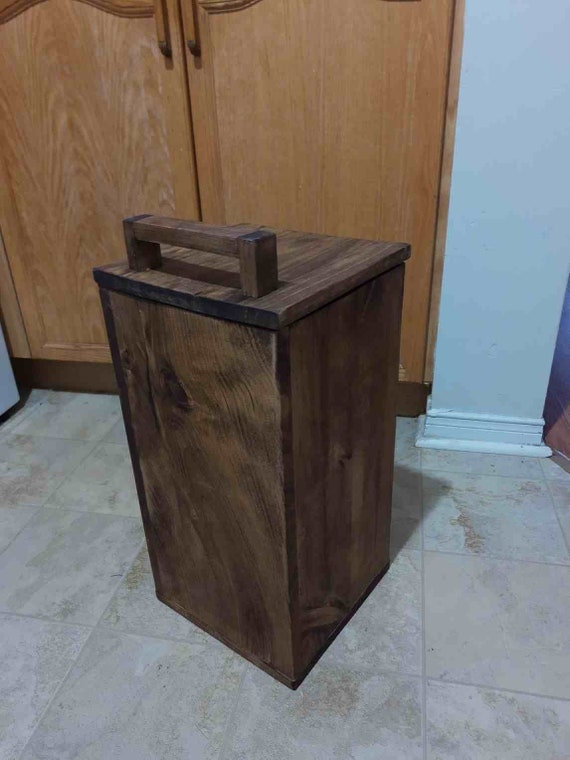 Wood Trash Can Kitchen Garbage Can,Rustic Wood Trash Bin,Colonial Pine w/Rope 