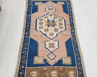 Alfombra turca pequeña, rosa pálido y azul, lana de Anatolia desgastada