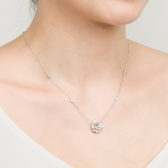 18K Gold Diamond Rose Necklace