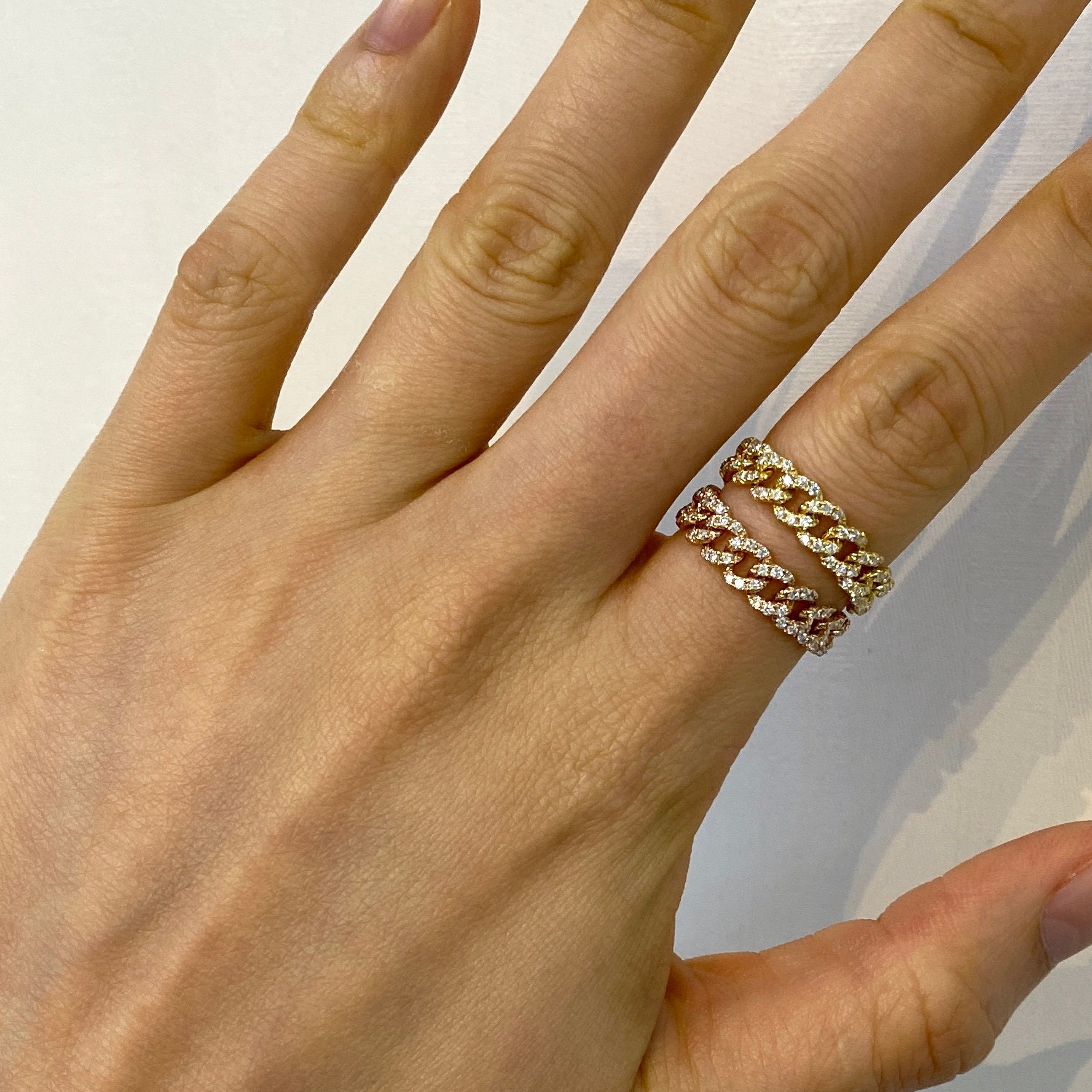 18K Gold White Diamond Curb Chain Ring