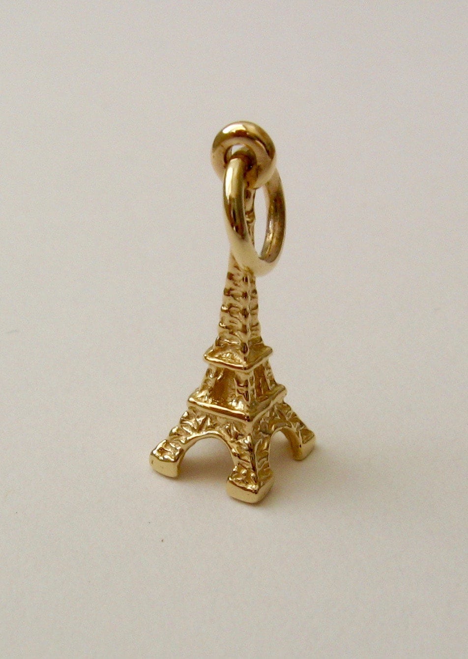 現地購入]Pandora エッフェル塔 ゴールドチャーム PANDORA Paris