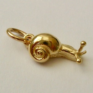 Genuine SOLID 9K 9ct YELLOW GOLD 3D Snail Animal charm/pendant