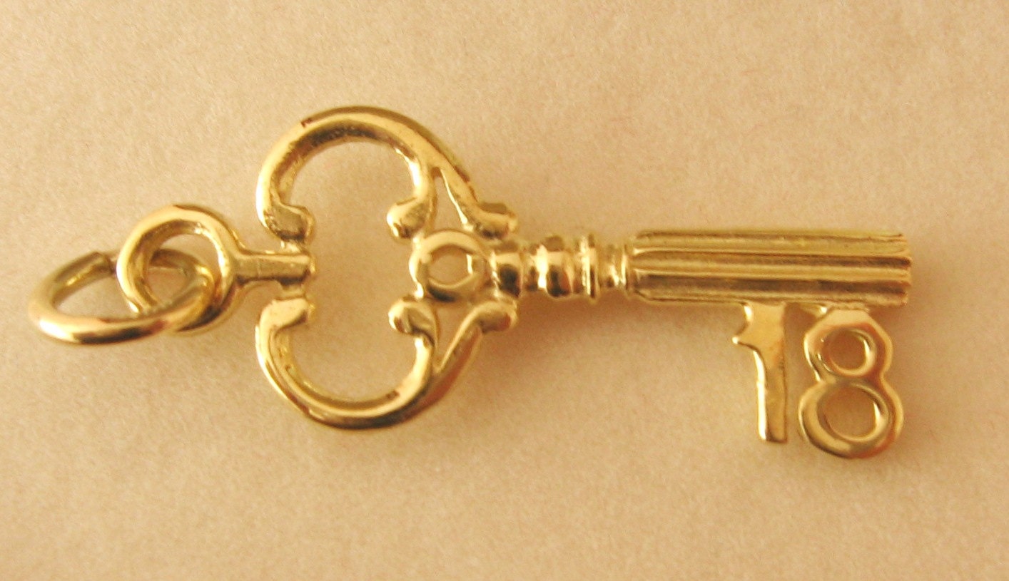 Genuine SOLID 9K 9ct YELLOW GOLD 18 Key Birthday Charm/pendant Gift - Etsy