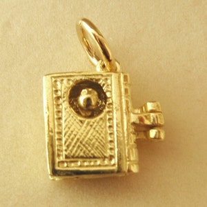 Dije/colgante genuino de oro amarillo macizo de 9 quilates con forma de ratón de biblioteca en 3D. Regalo.