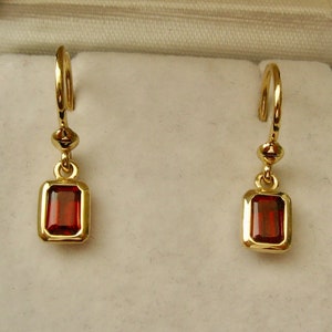 7x5mm Genuine SOLID 9K 9ct YELLOW GOLD January Birthstone Garnet Drop Dangle Hook Earrings