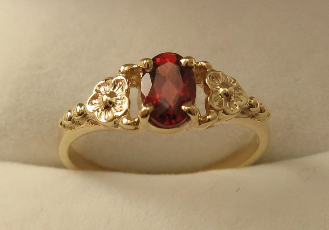 Genuine SOLID 9ct Yellow Gold Natural Garnet Daisy Dress Ring Birthday ...