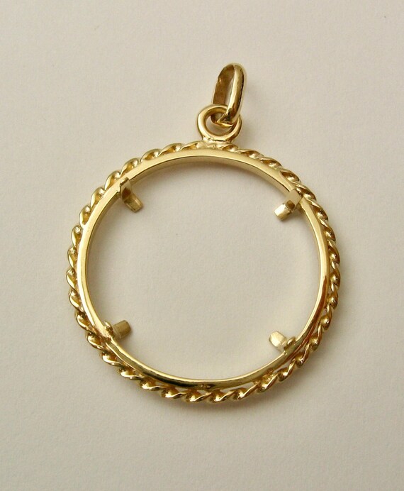 Gold coin cheap pendant holder