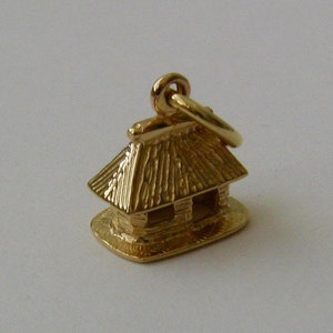 Genuine SOLID 9ct YELLOW GOLD Old House Hut charm pendant