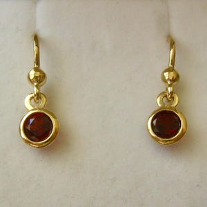 Genuine SOLID 9K 9ct YELLOW GOLD January Birthstone Round Garnet Dangle Hook Drop Earrings