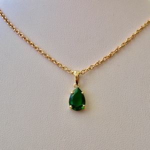 Genuine 9K 9ct Solid Gold May Birthstone Pear Shape Emerald Pendant