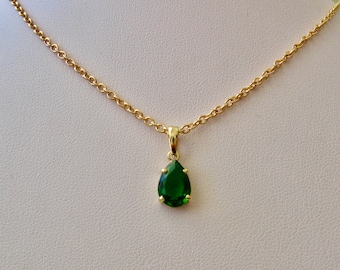 Genuine 9K 9ct Solid Gold May Birthstone Pear Shape Emerald Pendant