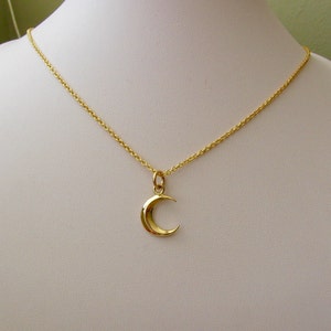 Genuine SOLID 9ct YELLOW GOLD Moon Crescent Charm Pendant with jump ring