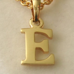 Pingente de letra E inicial SÓLIDO genuíno 9K 9ct OURO AMARELO 3D com fiança