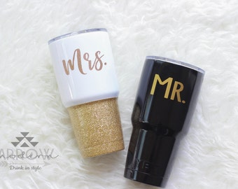 Bride and Groom Tumbler Set / Couples Wedding Gift / Mr and Mrs Cup / Wedding Tumbler Set / Bride and Groom Gift / Honeymoon Tumbler Set