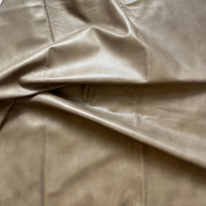 Lámina de cuero de gran tamaño, retazos de cuero, cuero de tapicería genuino beige, apliques de cuero, tapicería, fabricación de carteras, ropa de cuero.