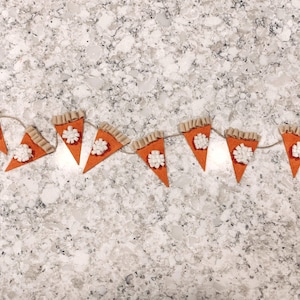 MINI Pumpkin Pie Garland