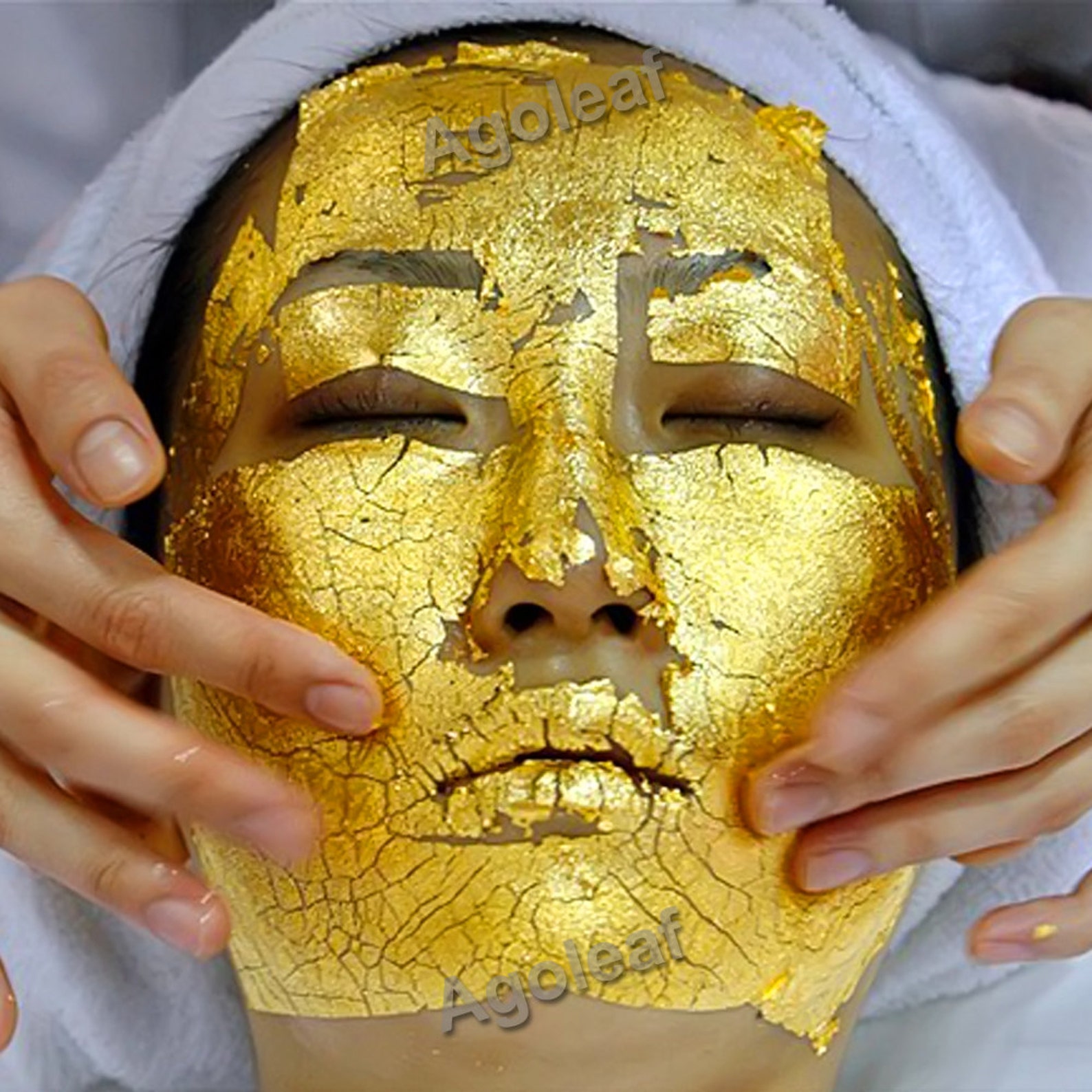 Золотые маски корея. 24k Gold Mask. Золотая маска Клеопатры. Золотая маска для лица. Маска для лица с золотом.