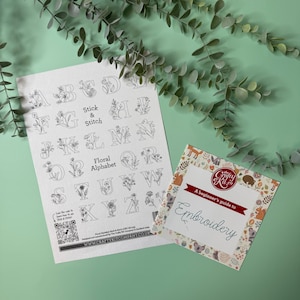 Naklejki do haftowania, rozpuszczalne w wodzie, z kwiatowym alfabetem, do przyklejania i przyszywania |