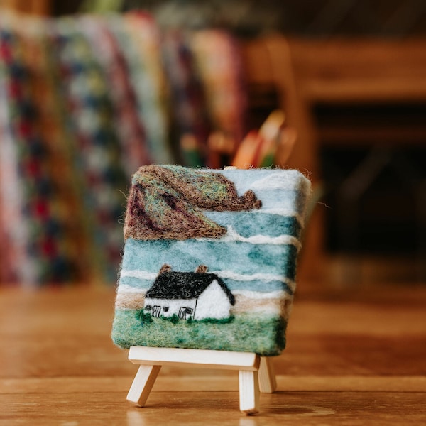 Kleines Meisterwerk: Crafty Cottages - 100% Handarbeit Nadelfilz-Set am Meeresufer