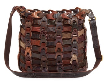 Style Aida in brown. The smaller (32x30 cm) braided leather bag from Octopus Denmark